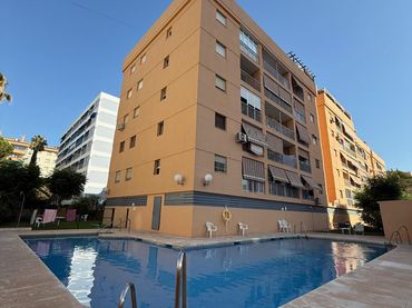 Flat with pool for sale in Calle RODRIGO TRIANA