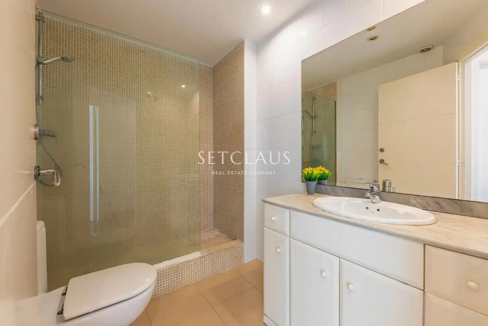 Bathroom of Flat for sale in Alella  with Air Conditioner, Heating and Terrace