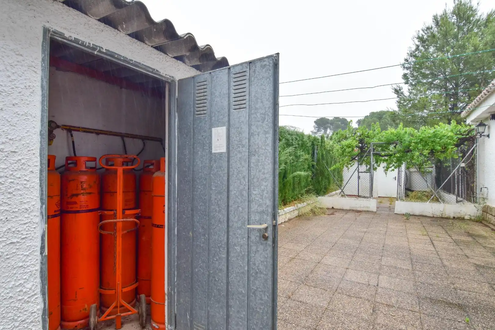 Vista exterior de Casa o xalet en venda en Torrent amb Aire condicionat, Jardí privat i Terrassa