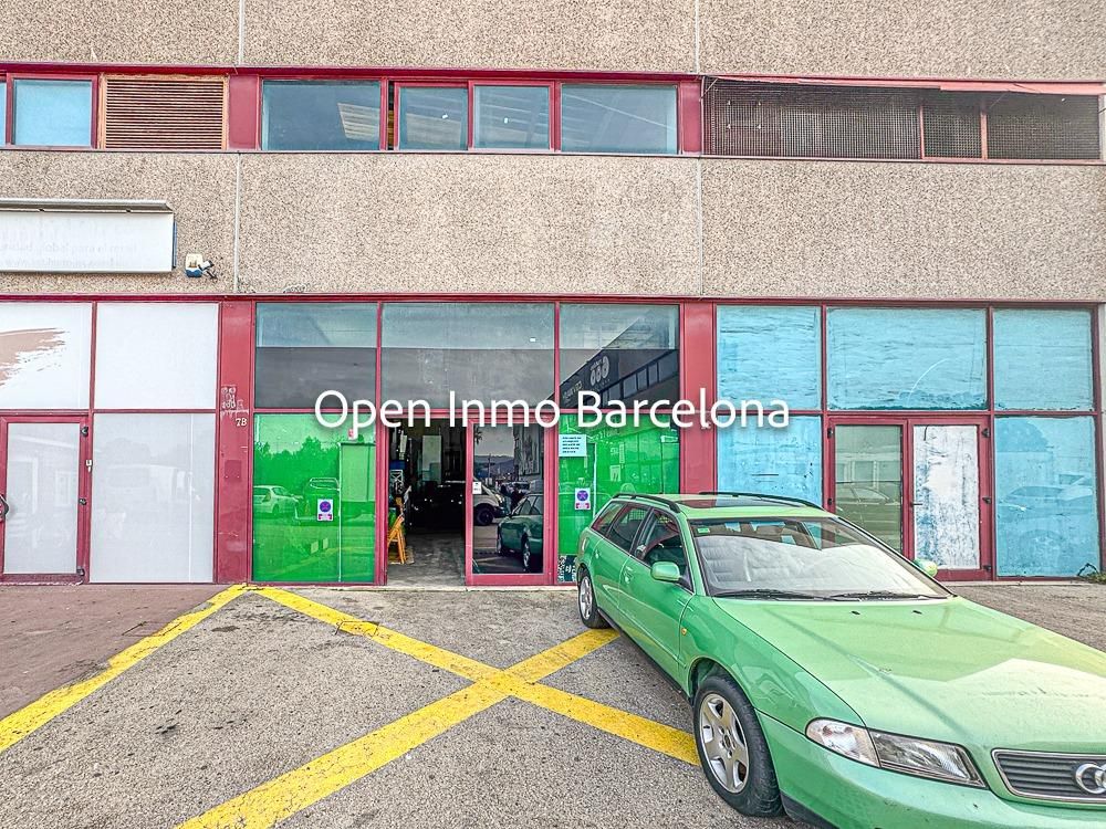 Exterior view of Industrial buildings for sale in Cubelles