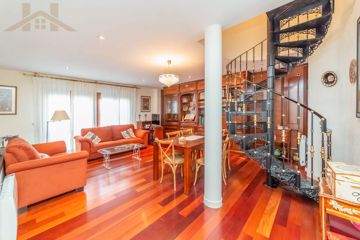 Sala de estar de Casa o chalet en venta en San Martín de Valdeiglesias con Aire acondicionado, Calefacción y Terraza