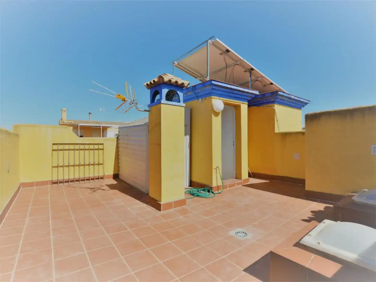 Terraza de Casa o chalet en venta en Sierra de Yeguas con Aire acondicionado, Jardín privado y Piscina