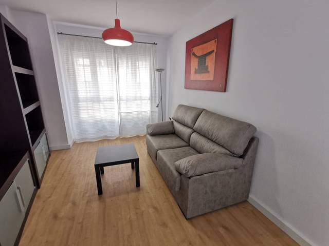 Apartamento en Alquiler en Calle Pascual Gayangos en El Molinillo - Capuchinos