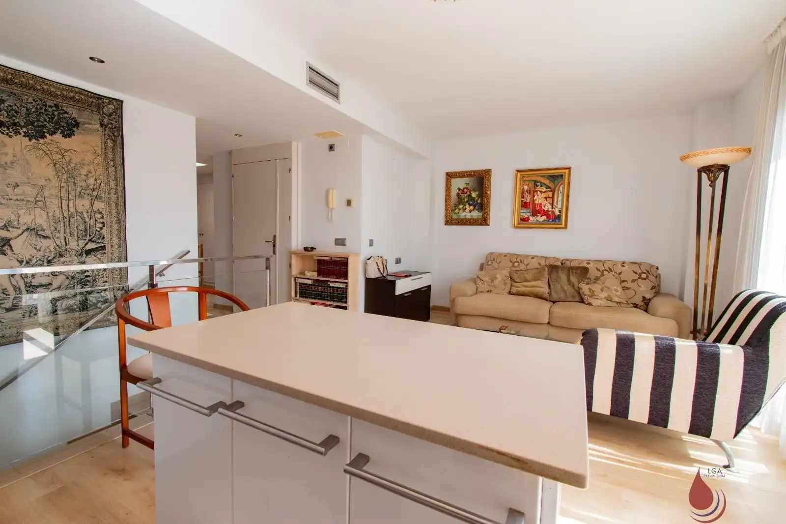 Sala de estar de Ático en venta en El Vendrell con Aire acondicionado, Parquet y Terraza