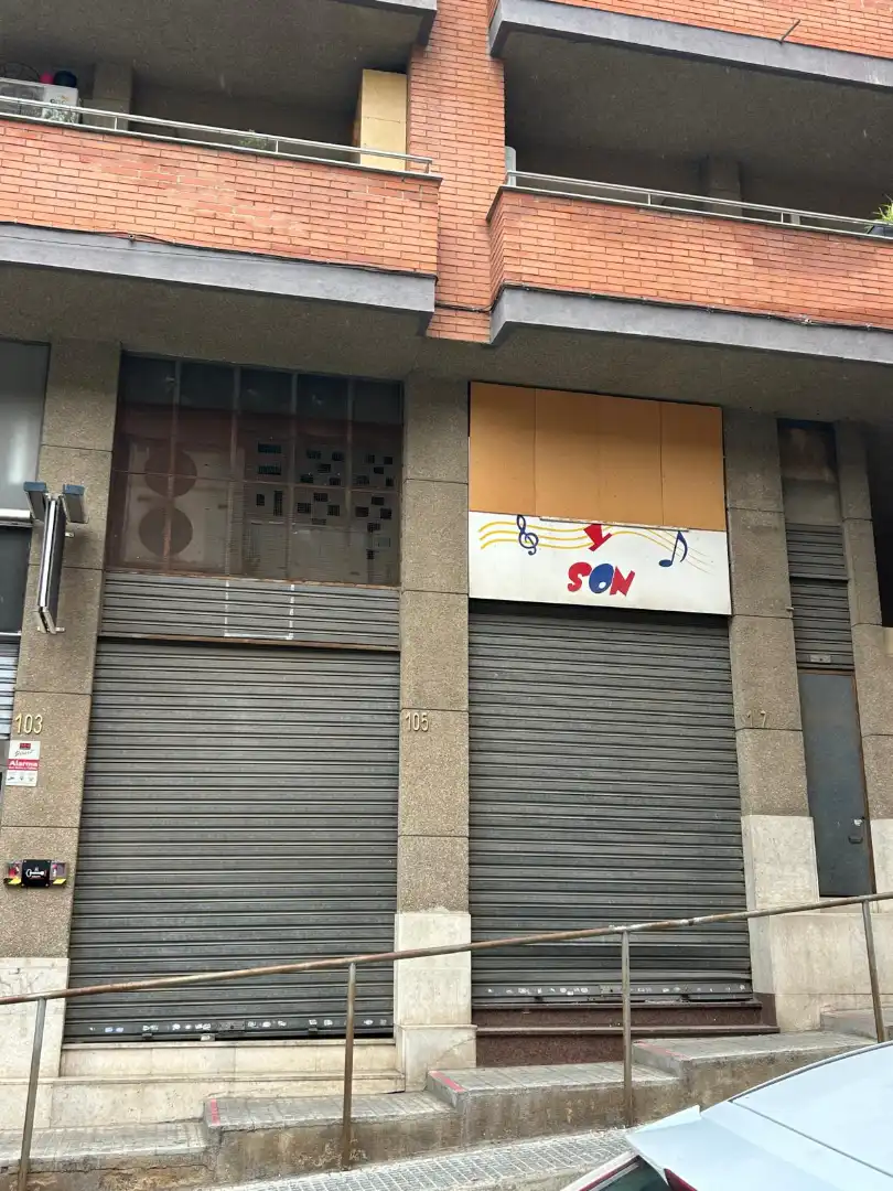 Local comercial en venda a Carrer de Francesc Oller 105, imagen 3