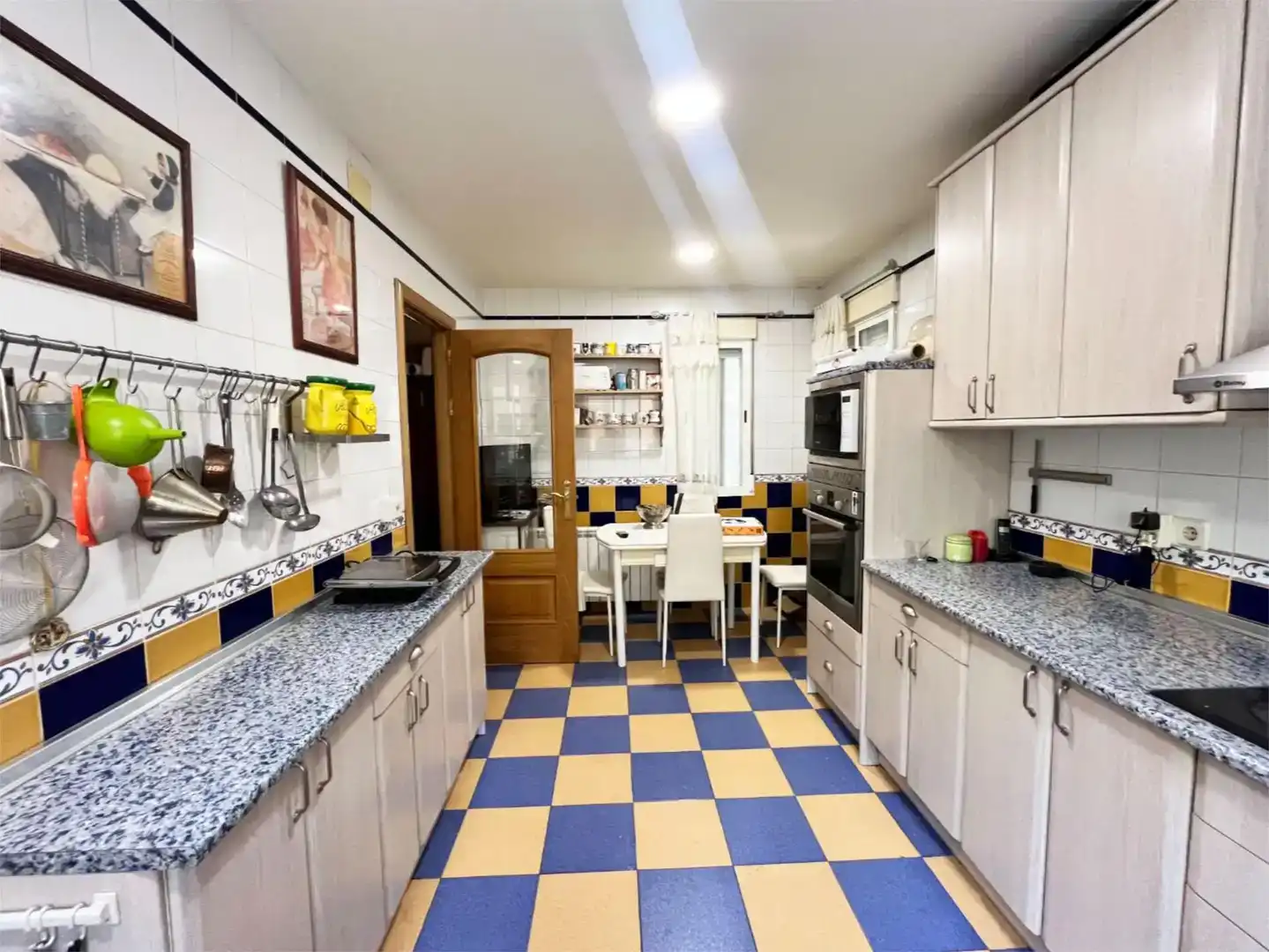 Cuina de Casa o xalet en venda en Villanueva del Pardillo amb Aire condicionat, Jardí privat i Parquet