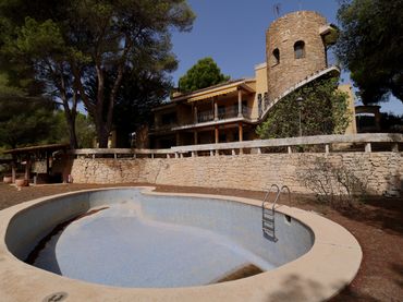 Villa avec balcon à vendre à Avenida los Chopos
