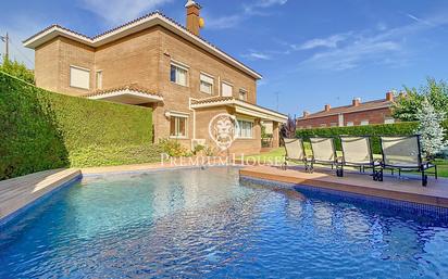 Piscina de Casa o xalet en venda en Premià de Dalt amb Calefacció, Jardí privat i Piscina