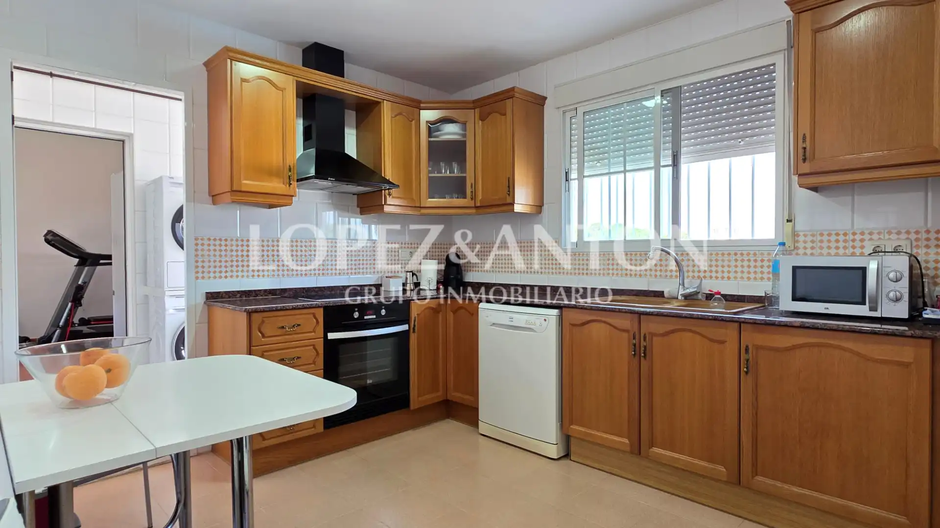Cocina de Casa o chalet en venta en L'Eliana con Aire acondicionado, Calefacción y Jardín privado