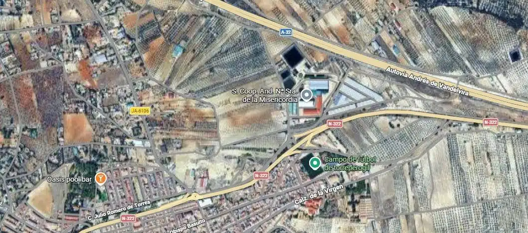 Local comercial en venda a Torreperogil, imagen 2