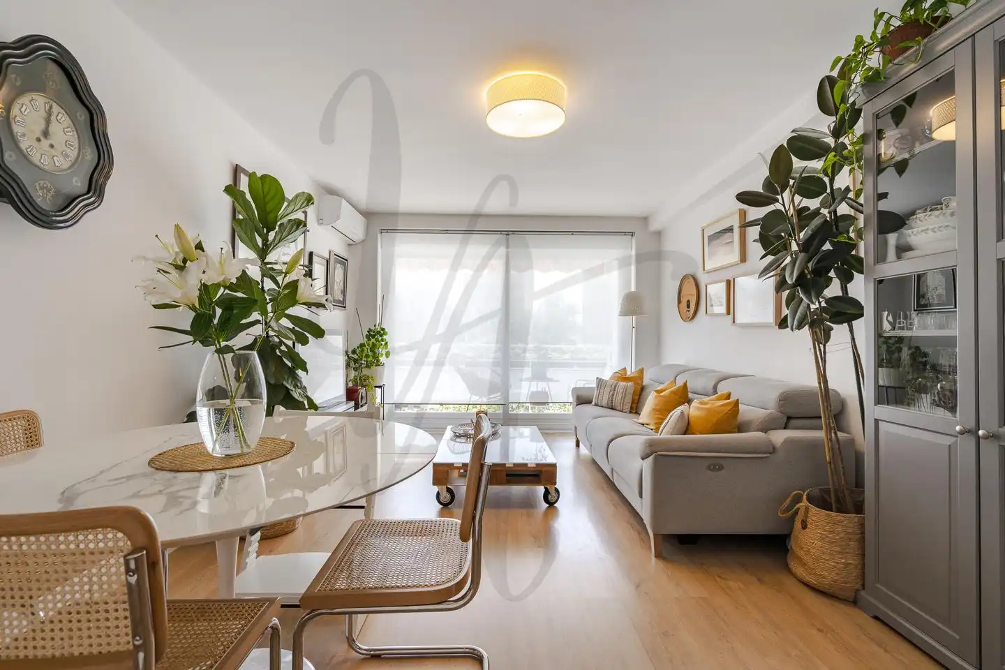Flat for sale in Carril Del Conde, Canillas