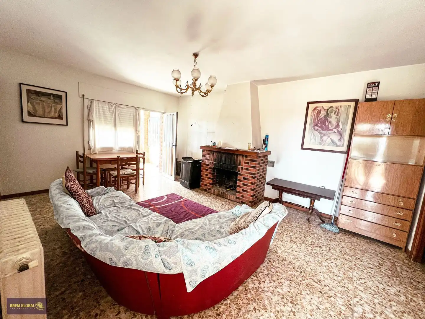 Sala d'estar de Casa o xalet en venda en La Cabrera amb Jardí privat, Terrassa i Traster