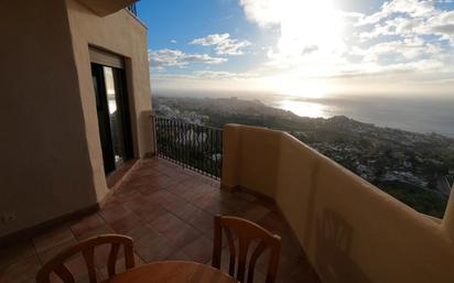 Exterior view of Apartment for sale in Benalmádena  with Air Conditioner, Terrace and Furnished