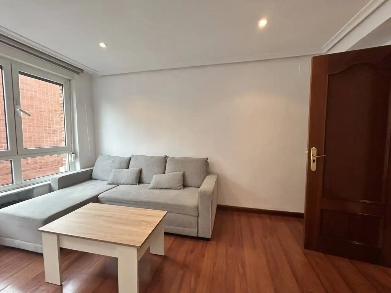 Sala de estar de Piso de alquiler en Oviedo  con Calefacción y Amueblado