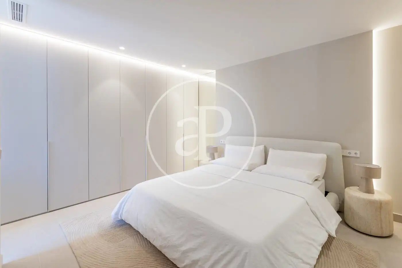 Bedroom of Flat for sale in Madrid  with Air Conditioner, Heating and Furnished