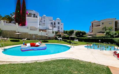 Piscina de Apartament en venda en Nerja amb Aire condicionat, Calefacció i Terrassa