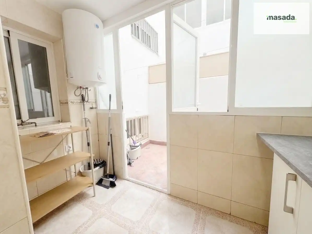 Bathroom of Flat for rent in Granada  with Furnished and Balcony