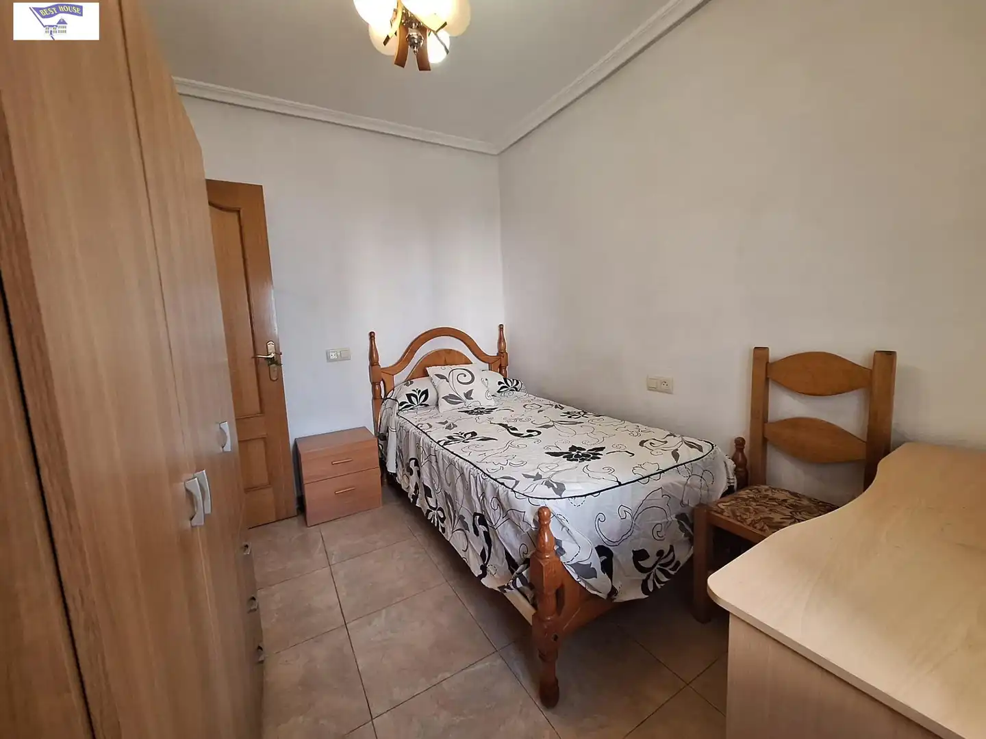 Habitación de Piso de alquiler en Albacete con Amueblado y Balcón