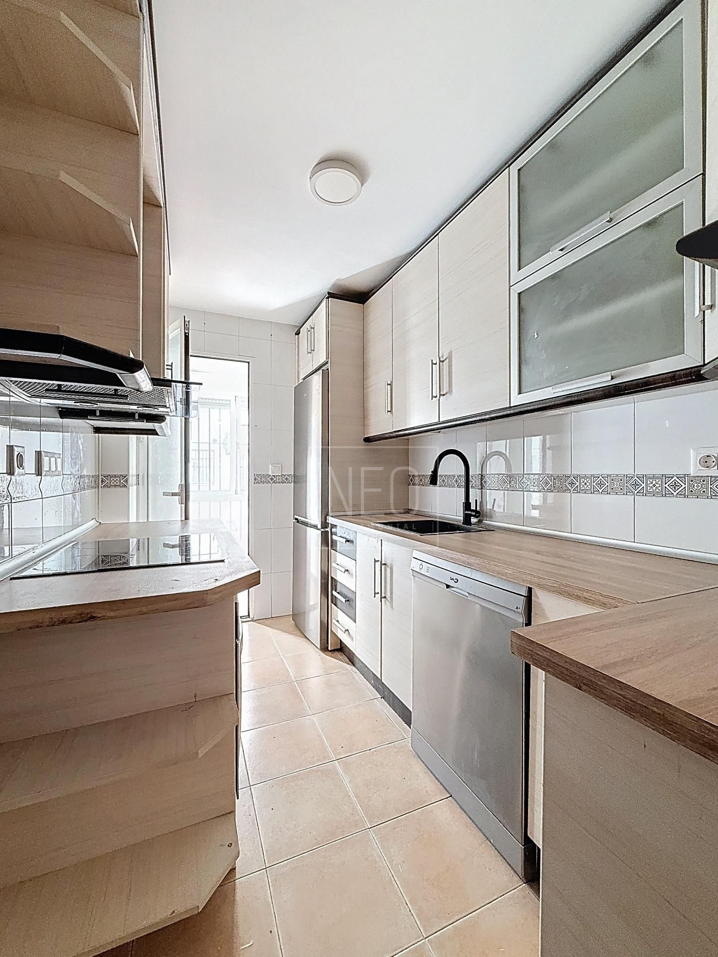 Kitchen of Planta baja for sale in Churriana de la Vega