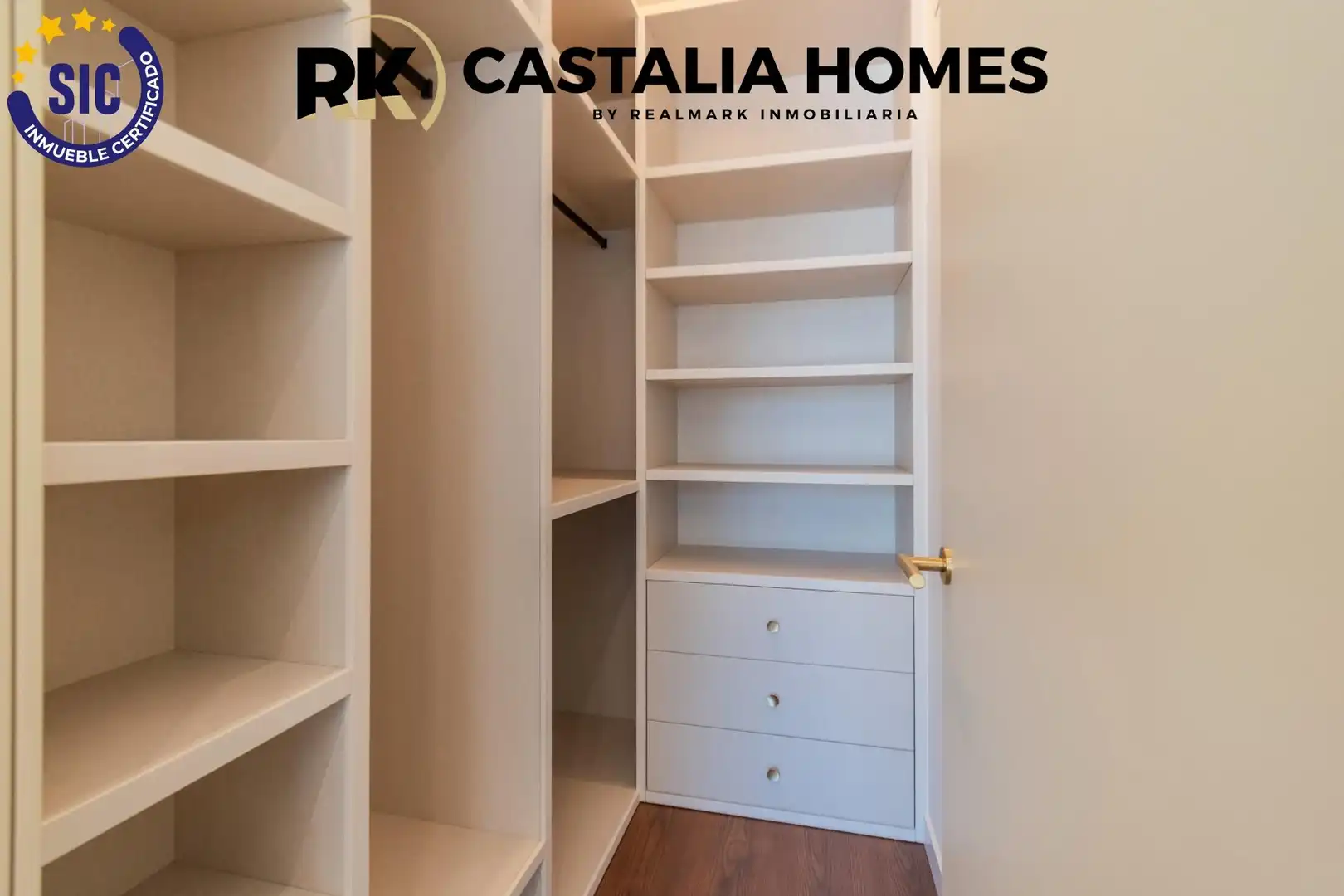 Dormitori de Casa o xalet en venda en Castellón de la Plana / Castelló de la Plana amb Aire condicionat, Calefacció i Jardí privat