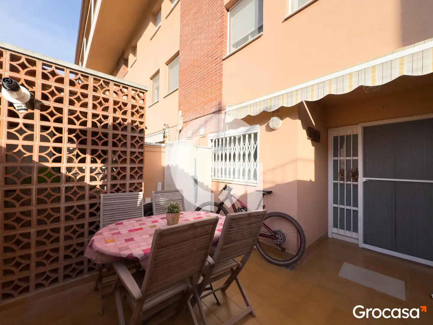 Terraza de Casa adosada en venta en Sant Vicenç Dels Horts con Aire acondicionado, Calefacción y Jardín privado