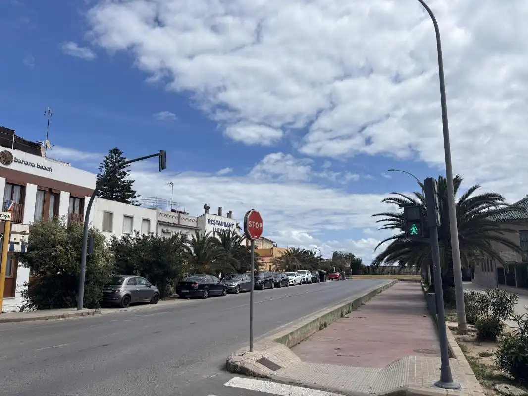 Außenansicht von Erdgeschoss zum Verkauf in Valencia mit Klimaanlage, Heizung und Terrasse