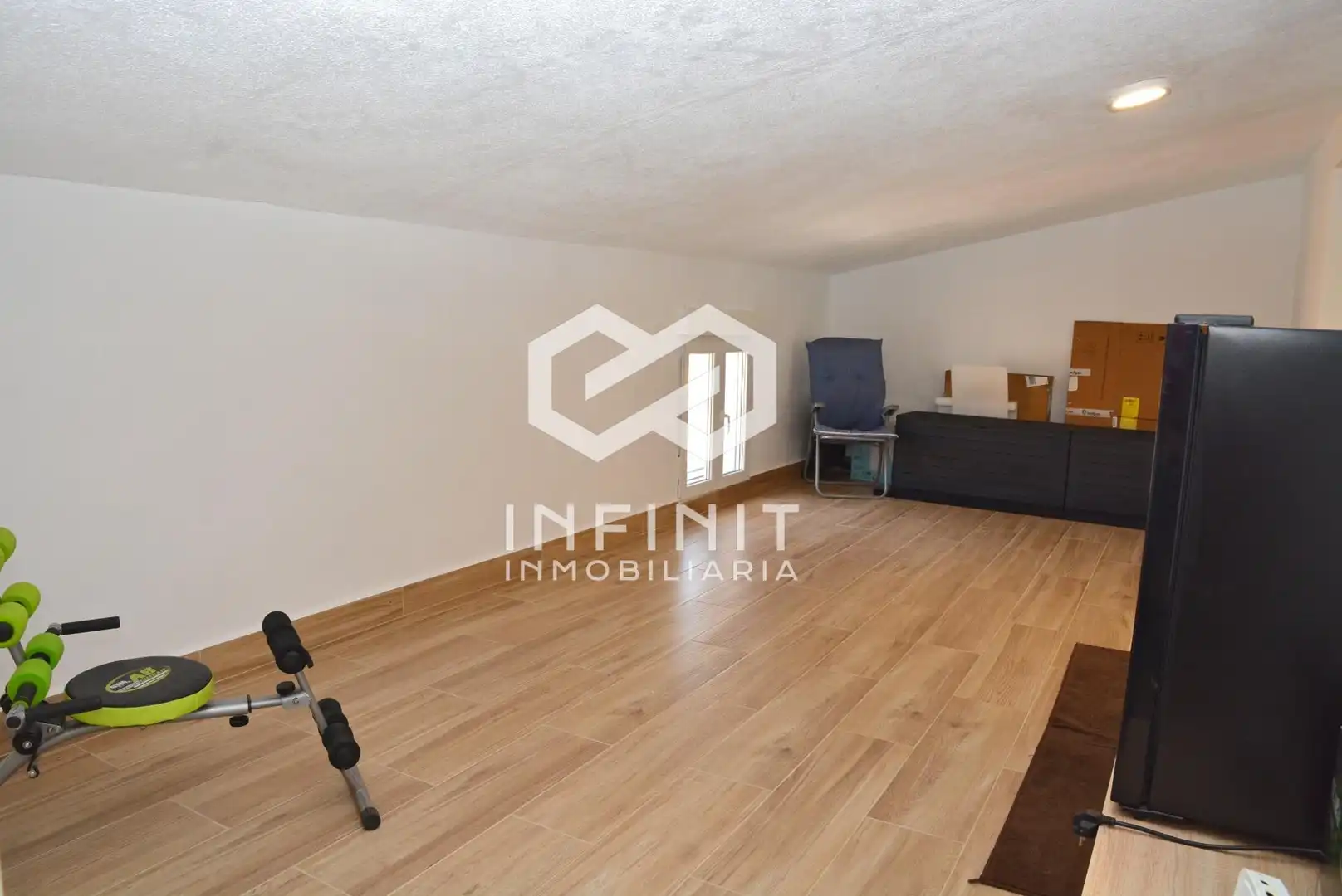 Houses for sale in Mazuecos  with Air Conditioner and Balcony