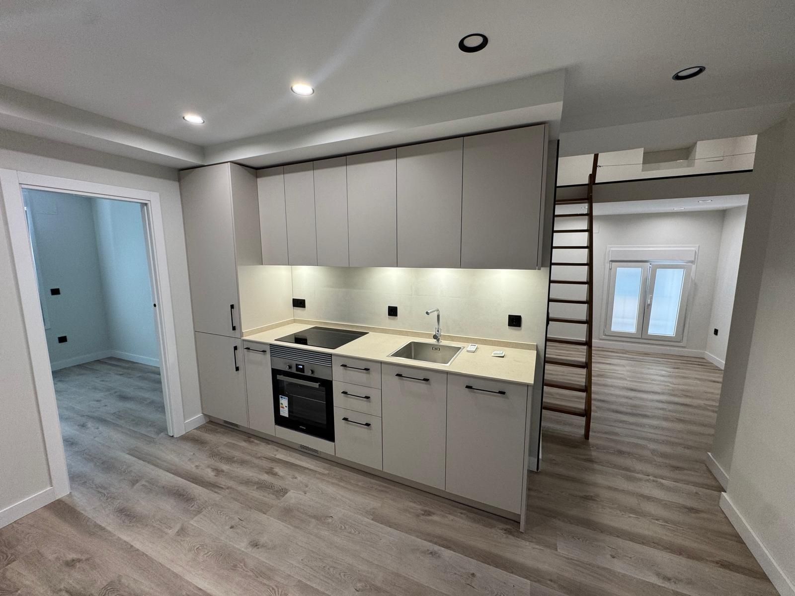 Cuina de Apartament en venda en  Cádiz Capital amb Aire condicionat