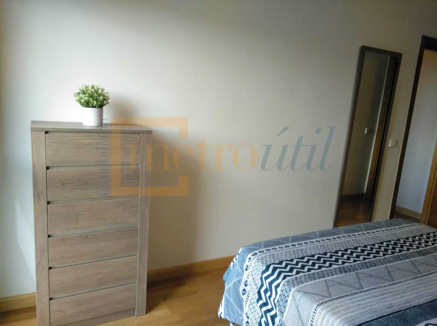 Flat for rent in Calle Juan Maluquer, La Platina- Hospital - Campus