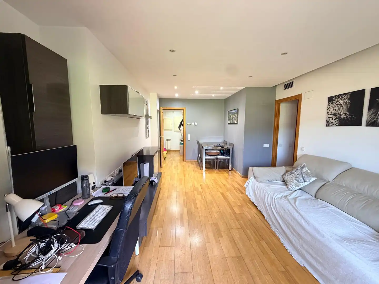 Piso con terraza en venta en Plaça Cosmos, imagen 2