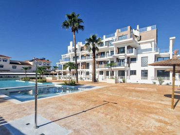 Penthouse mit Pool zum Verkauf in Las Marinas / Les Marines