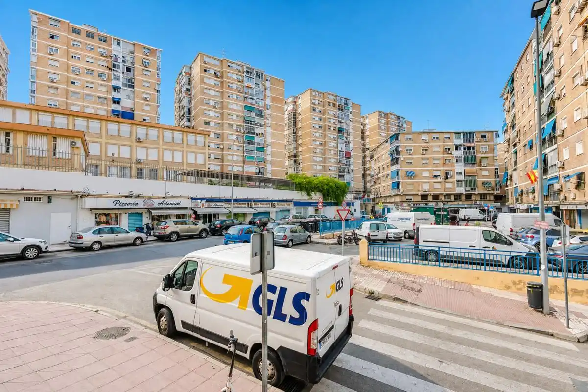 Vista exterior de Estudi en venda en Málaga amb Calefacció