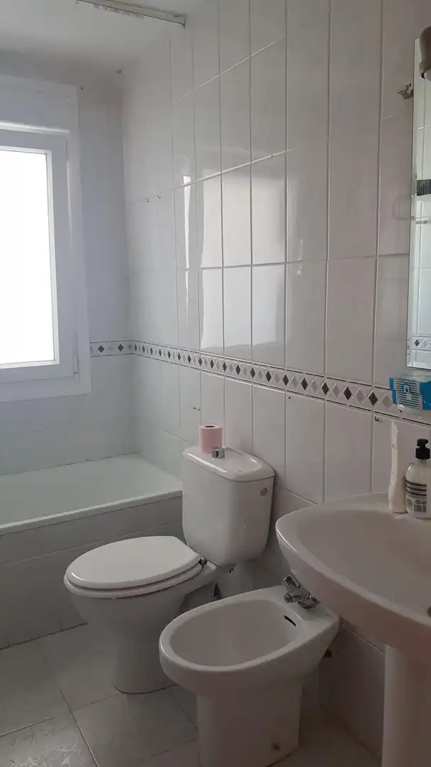 Badezimmer von Wohnungen zur Miete in La Zubia mit Terrasse und Möbliert