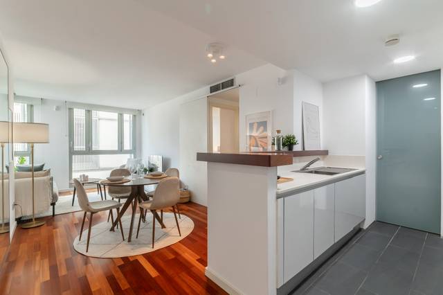 Piso en Venta en Plaça de Pau Vila en Sant Pere, Sta. Caterina i la Ribera