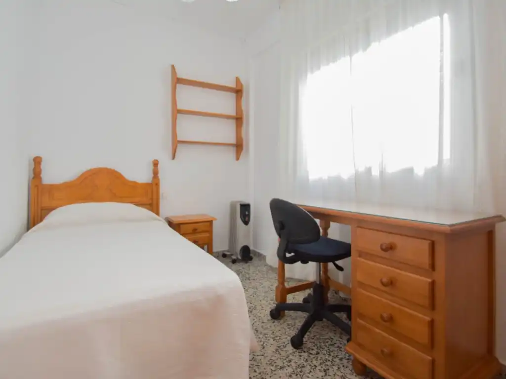 Schlafzimmer von Wohnung zur Miete in Granada mit Möbliert
