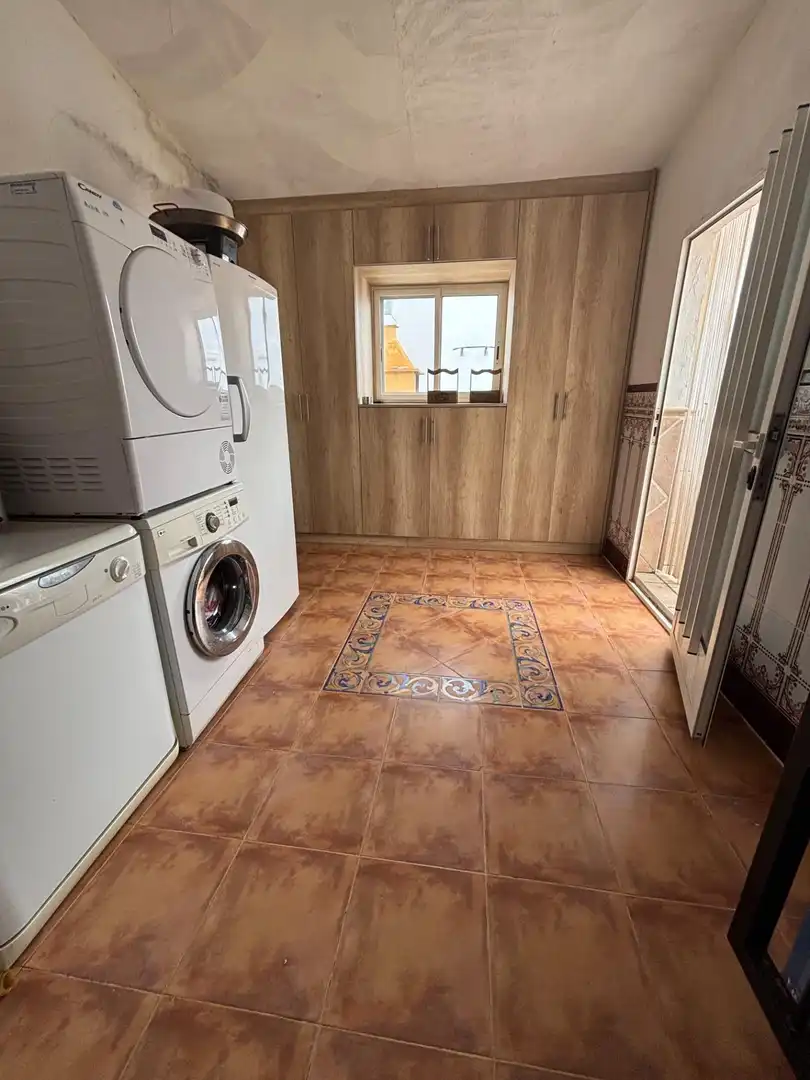 Casa adosada en venta en Calle MARIA DE ZAYAS-B SANTIAGO, 28, Miranda