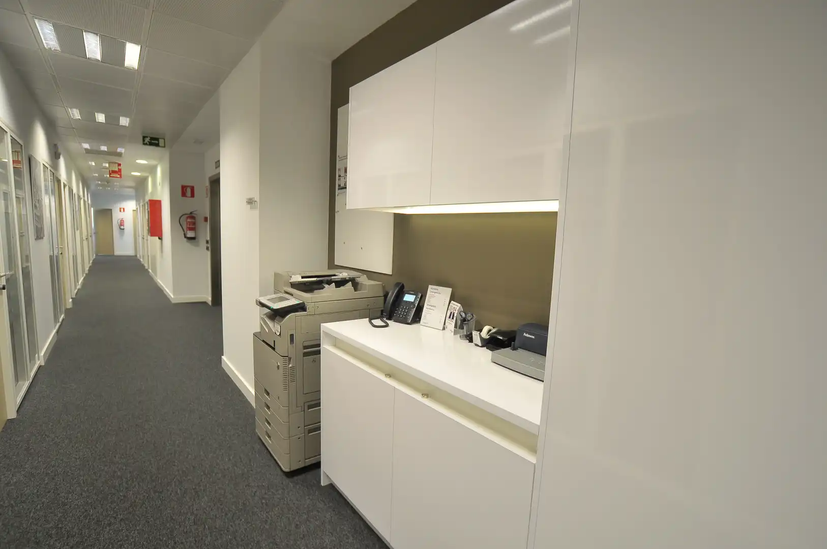 Büro zur Miete in Madrid mit Klimaanlage, Heizung und Möbliert