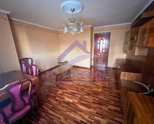 Living room of Flat for sale in Valladolid Capital  with Heating, Parquet flooring and Terrace