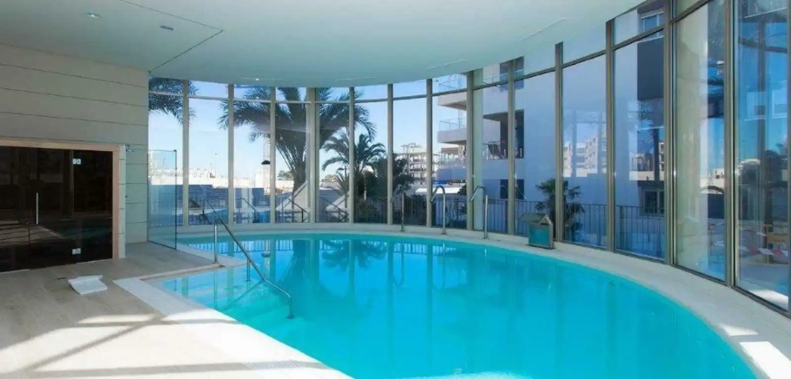 Apartment with pool for sale in Green Hills - Villamartín
