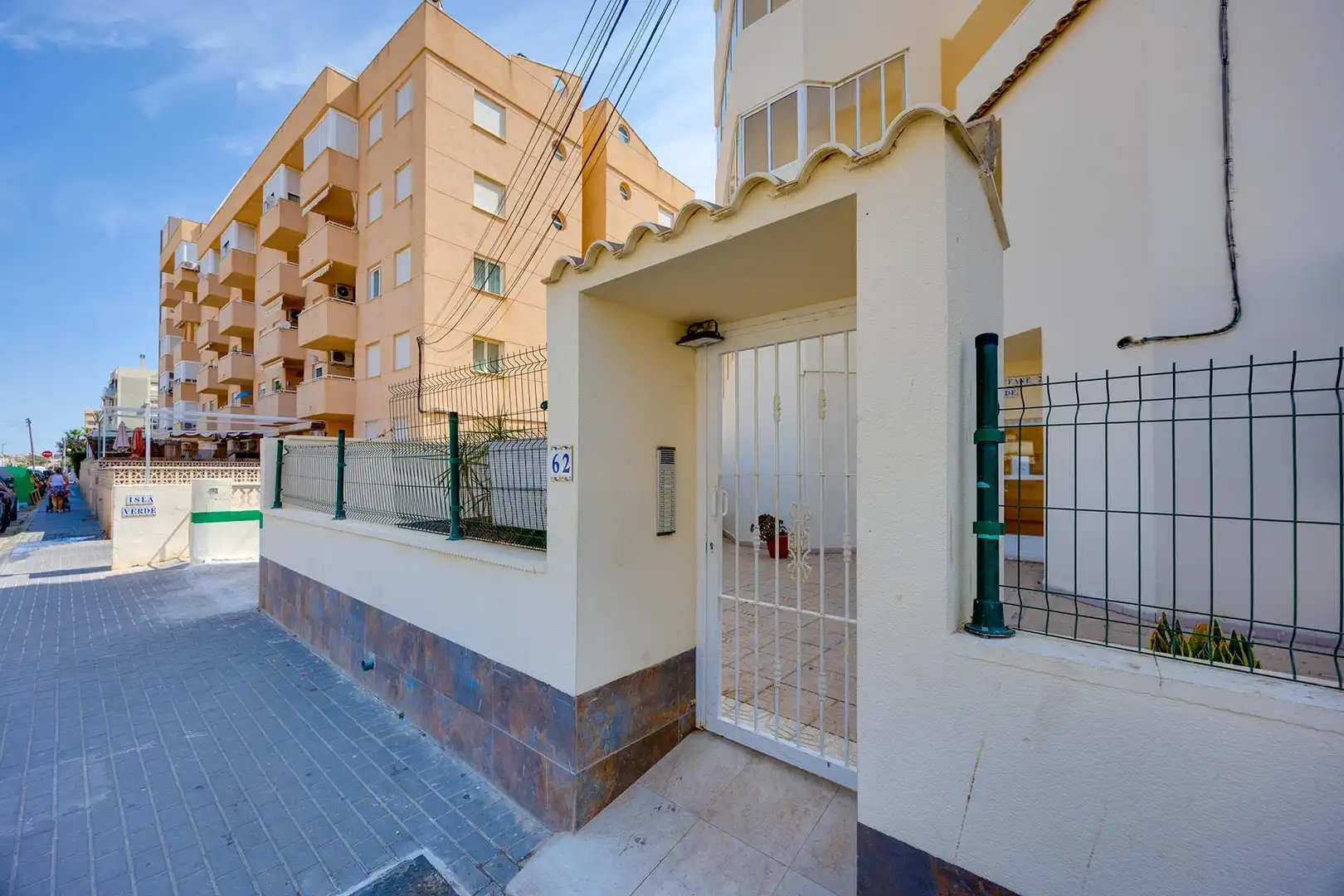 Exterior view of Apartments for sale in Torrevieja  with Air Conditioner, Balcony and Community pool