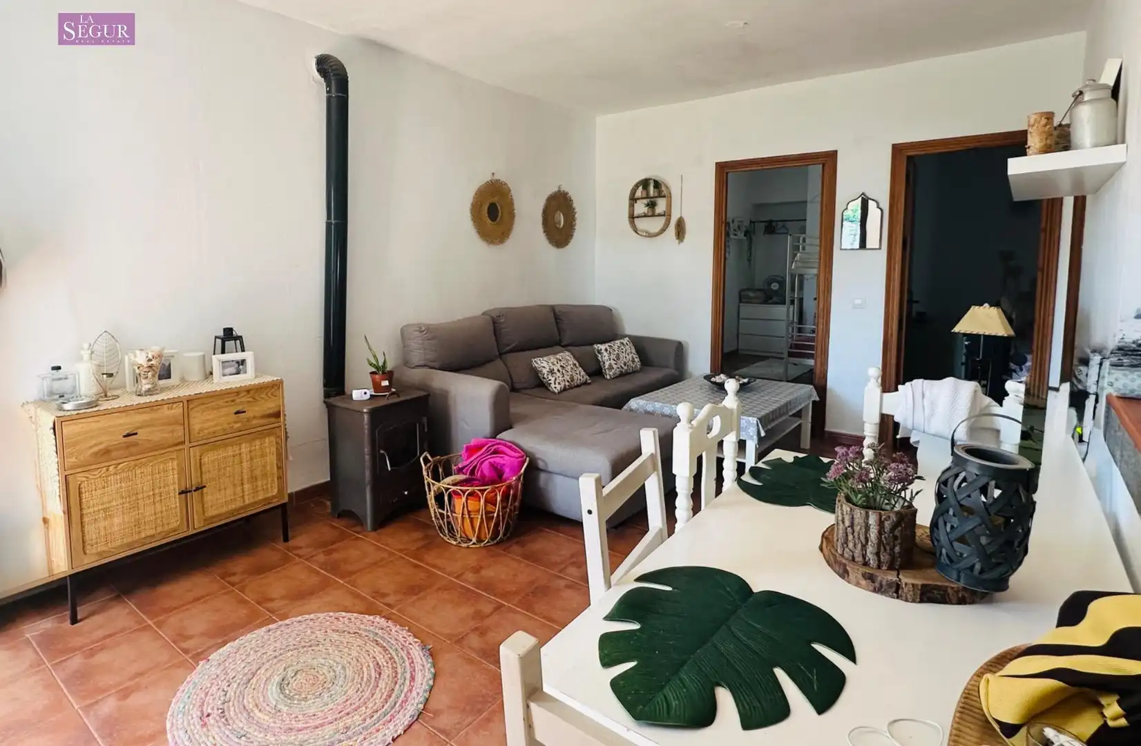 Sala d'estar de Casa o xalet en venda en Barbate amb Jardí privat, Terrassa i Moblat