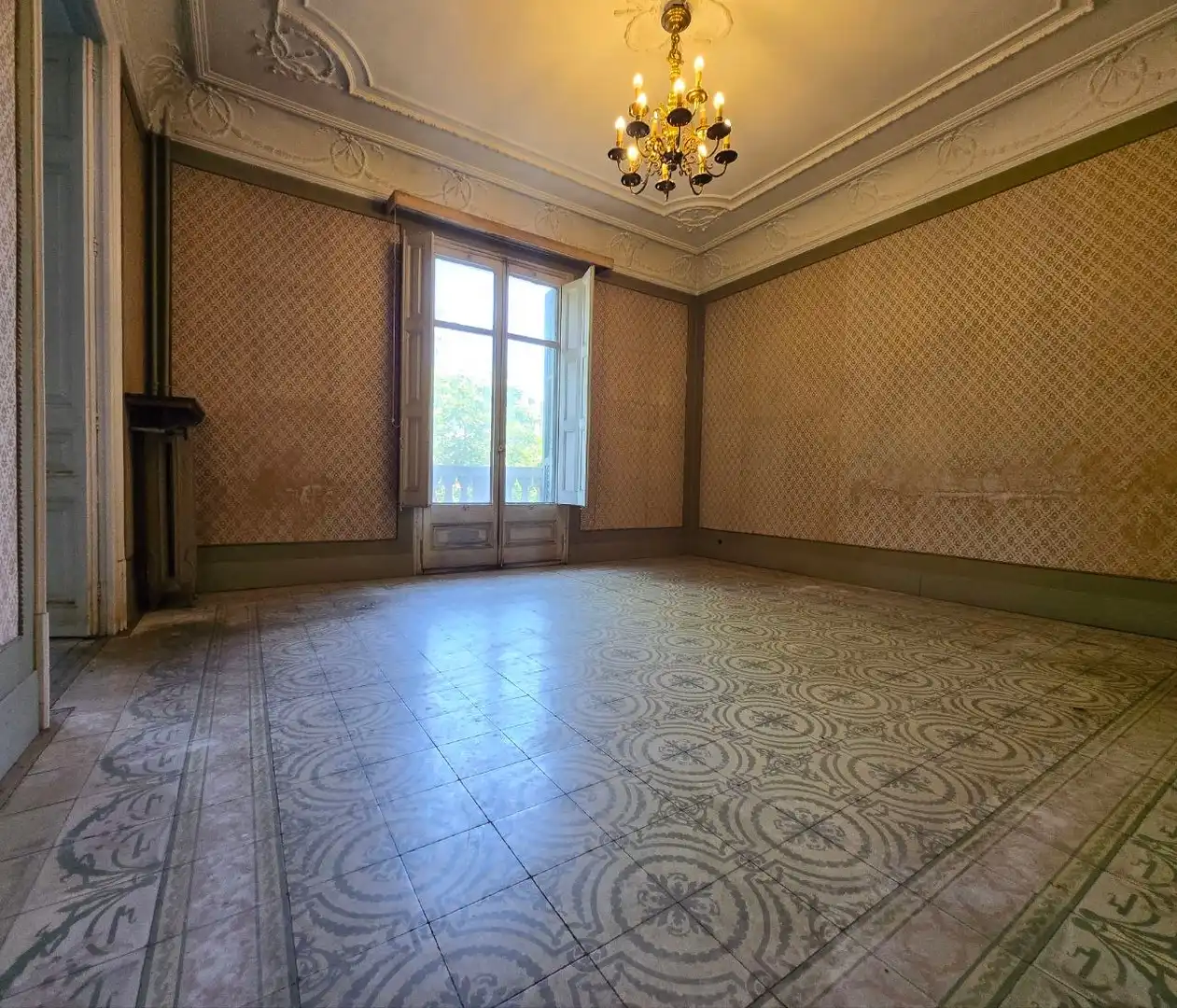 Comedor de Piso en venta en Barcelona con Calefacción, Trastero y Balcón