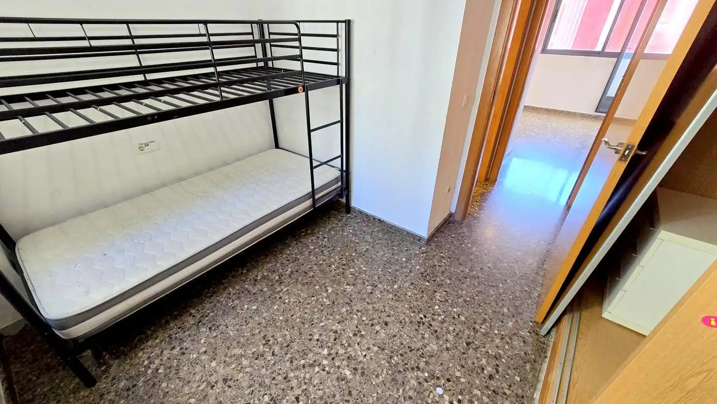 Habitación de Apartamento en venta en Gandia con Calefacción, Terraza y Trastero