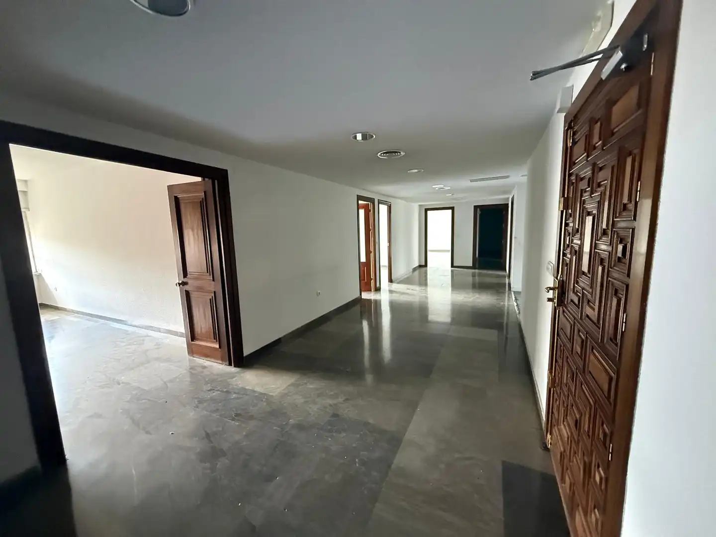 Appartamento con ascensore in vendita a Centro