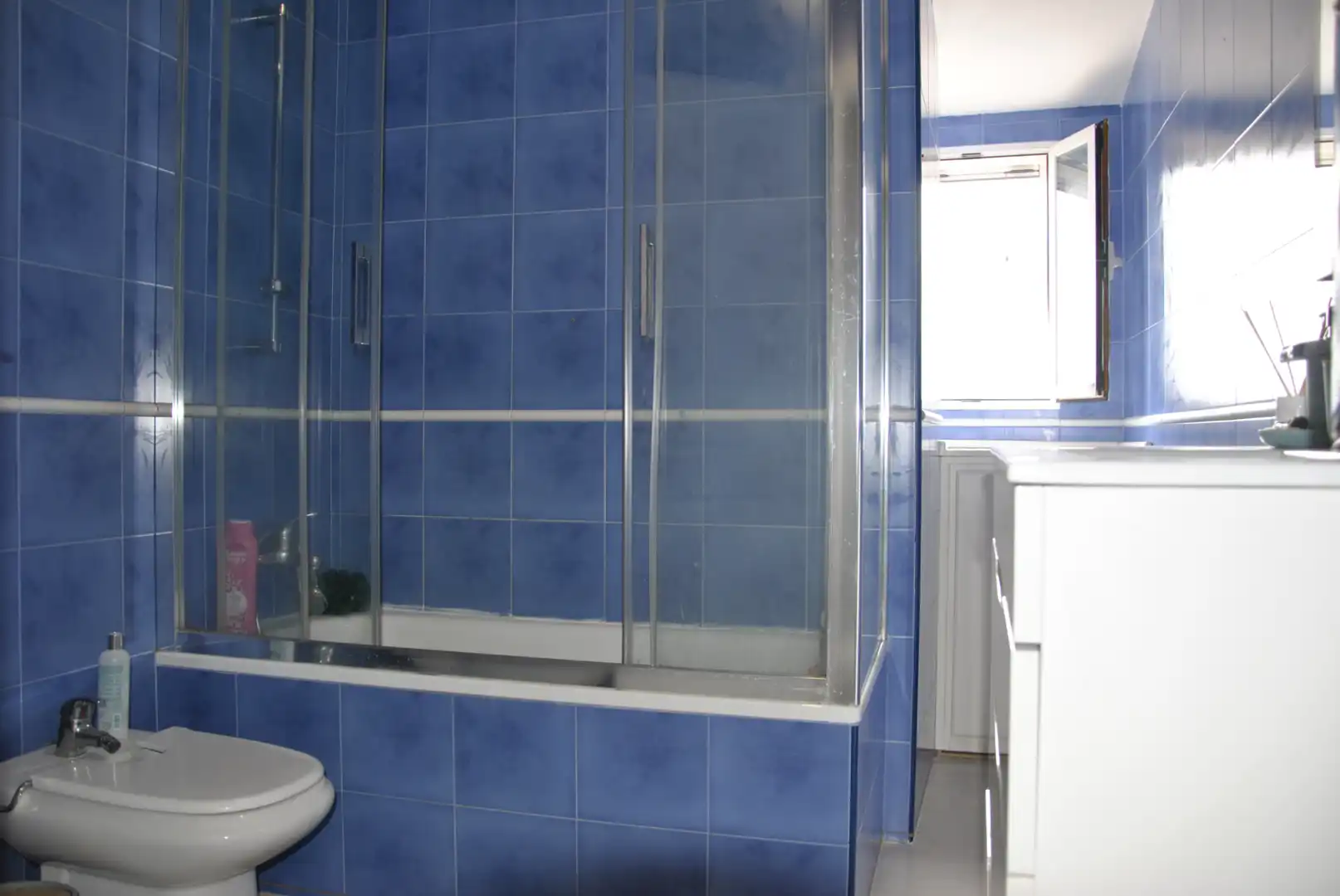 Bathroom of Duplexes for sale in Plasencia  with Air Conditioner, Heating and Parquet flooring