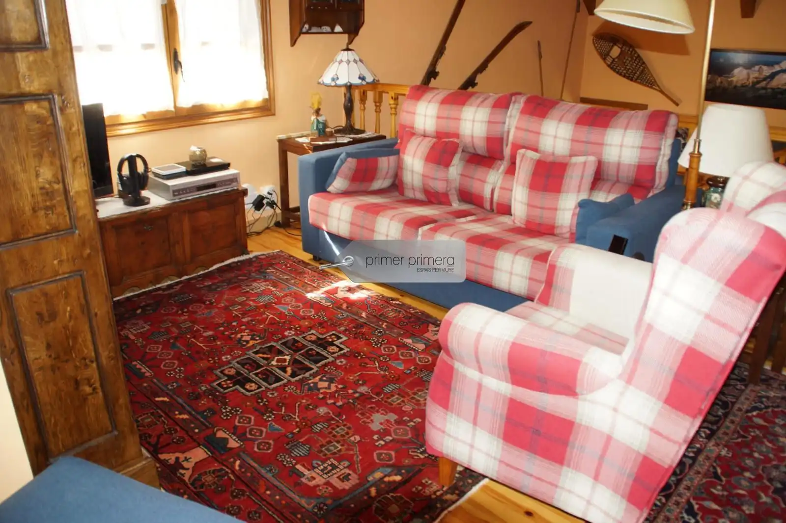 Sala de estar de Casa o chalet en venta en Sahún con Calefacción, Jardín privado y Parquet