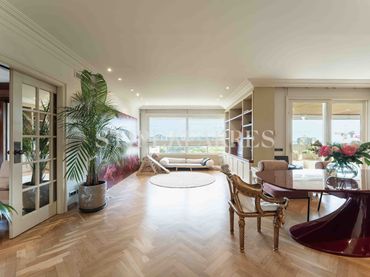 Penthouse mit Balkon zur Miete in Les Corts