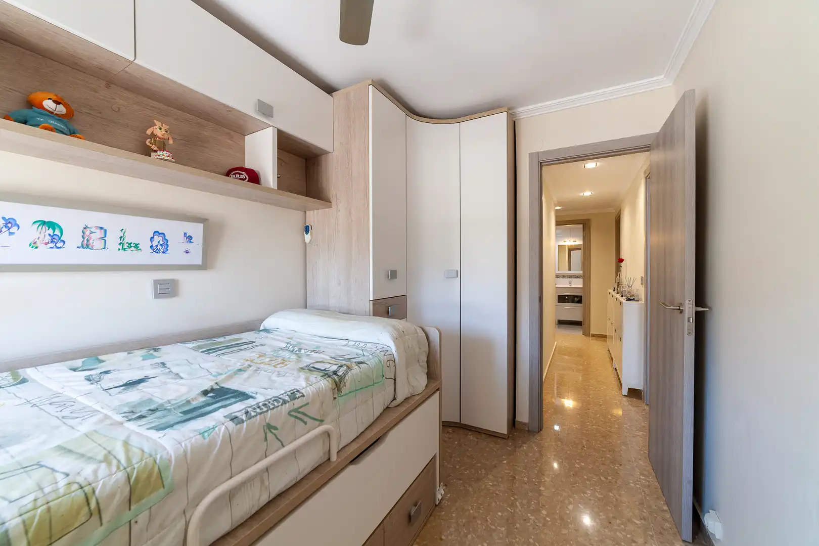 Bedroom of Flat for sale in Manises  with Air Conditioner, Heating and Oven