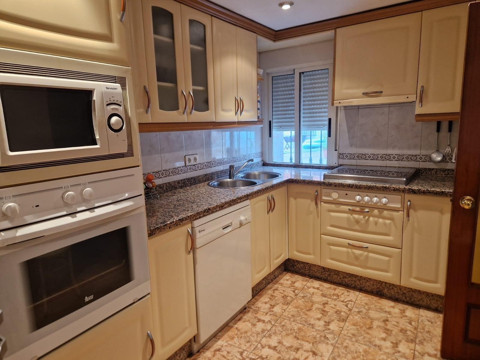 Cocina de Casa o chalet en venta en Cáceres Capital con Aire acondicionado y Calefacción