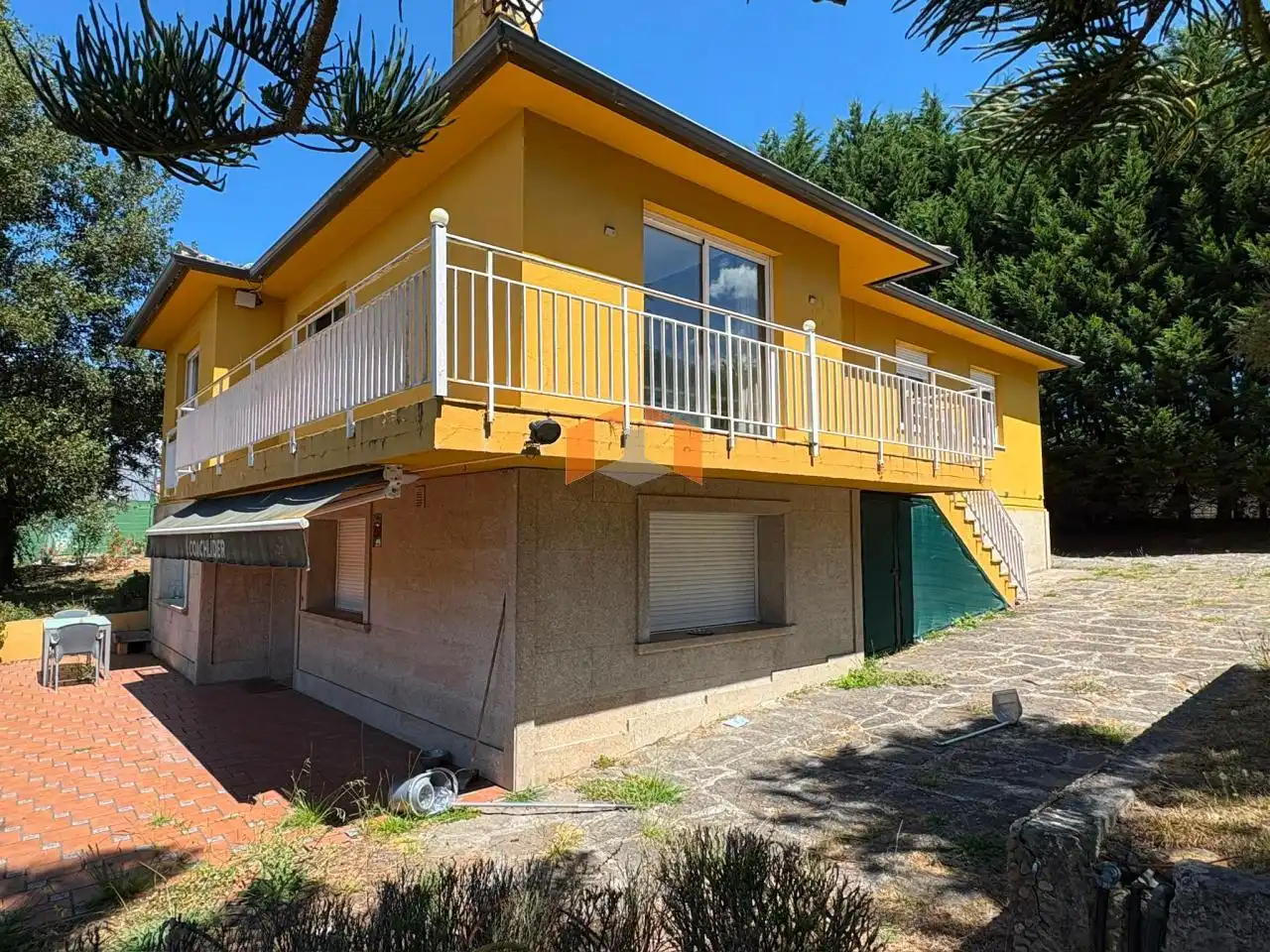 Vista exterior de Casa o chalet en venta en Vigo  con Calefacción, Jardín privado y Parquet